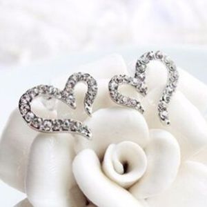 Heart Shaped 925 Silver Pierced earrings